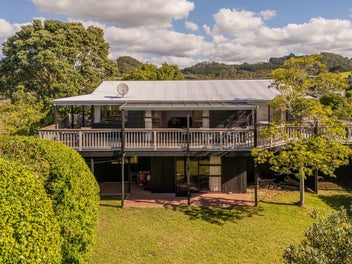 69 Captain Cook Road, Cooks Beach, Whitianga
