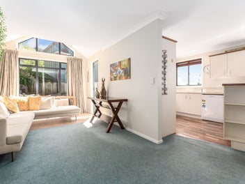 295 Main Road, Tawa, Wellington