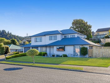 8 Ormrod Grove, Riverstone Terraces, Upper Hutt