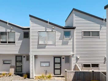 1B Sirius Place, Botany Downs, Auckland