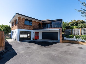 2A Garthwood Road, Hillcrest, Hamilton