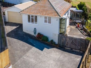 34 Takapuwahia Drive, Takapuwahia, Porirua
