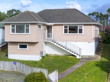 95 Kenmore Street, Newlands, Wellington