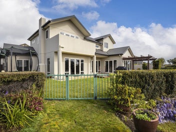 10 Sampson Avenue, Waiwhakaiho, New Plymouth