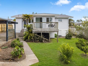 5 Japonica Drive, Beach Haven, Auckland