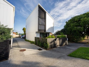 4/2 Riversdale Road, Avondale, Auckland