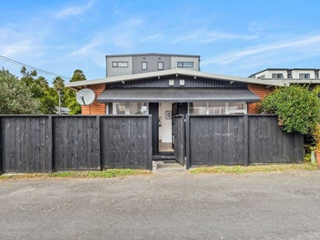 2/16 Highbury Street, Avondale, Auckland