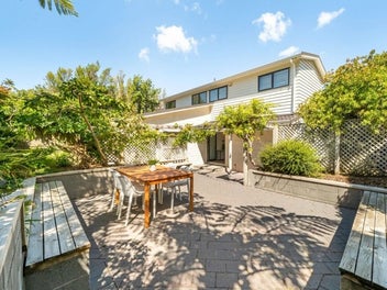 30 Stanhope Grove, Korokoro, Lower Hutt