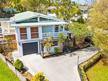 7 Ridgewood Crescent, Birkenhead, Auckland