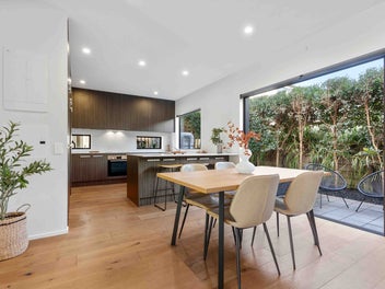 21B Chippendale Crescent, Birkdale, Auckland