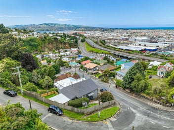 44 Leckhampton Court, Clyde Hill, Dunedin