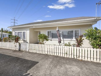 3B Fulton Crescent, Ōtara, Auckland