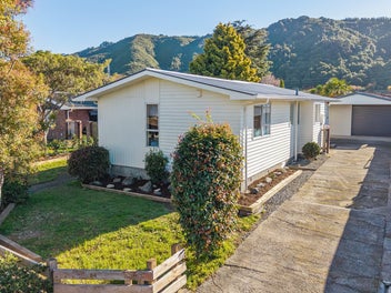 84 Pasadena Crescent, Totara Park, Upper Hutt