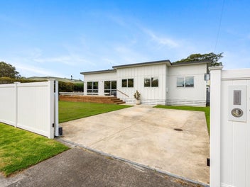 904A Harding Road, Camberley, Hastings