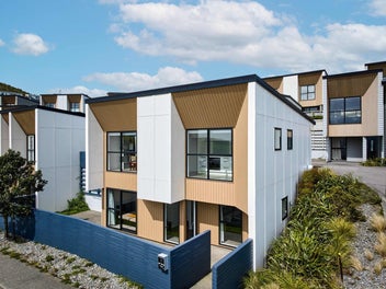 32 Tea Tree LANE, Woodridge, Wellington