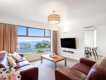 2/98 Halsey Drive, Mount Roskill, Auckland