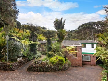 24D Sylvan Valley Avenue, Titirangi, Auckland