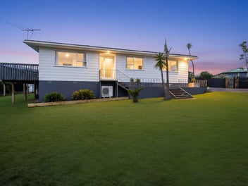 6 Hueglow Rise, West Harbour, Auckland