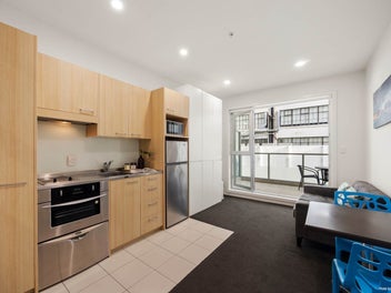 210/85 Beach Road, Auckland Central, Auckland