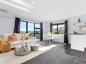 2/78 Court Crescent, Panmure, Auckland