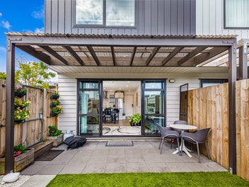 3/60 Hepburn Road, Glendene, Auckland
