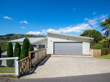 5 Hampton Hill Road, Tawa, Wellington