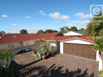 11 Glenmore Road, Sunnyhills, Auckland