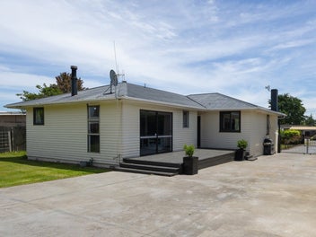8 Dixons Line, Bunnythorpe, Palmerston North