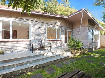 132 Pinehaven Road, Pinehaven, Upper Hutt