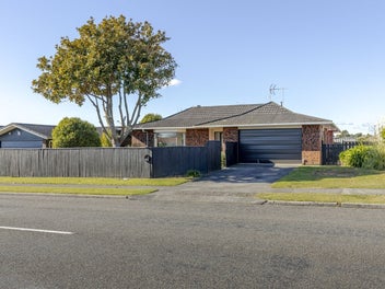 60 Heta Road, Highlands Park, New Plymouth