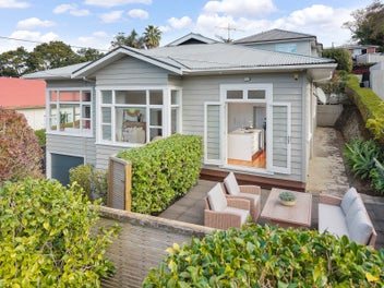 42A Tawera Road, Greenlane, Auckland