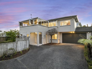 2/24 Cherub Place, West Harbour, Auckland