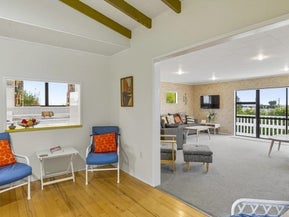 5 Norna Grove, Waikawa Beach, Manakau