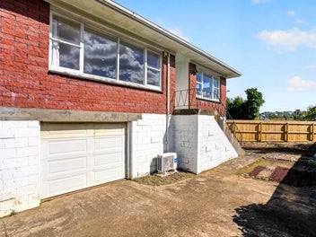 3/155 Shakespeare Road, Milford, Auckland