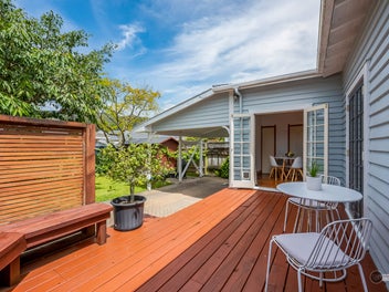 2/12 Raymond Terrace, Fairfield, Lower Hutt