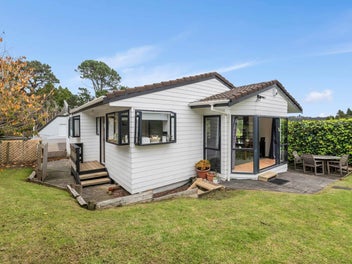1/20 Anne McLean Drive, Bayview, Auckland