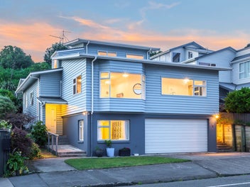 18 Beach Road, Plimmerton, Porirua