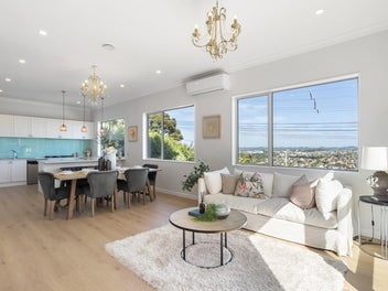 517 East Coast Road, Murrays Bay, Auckland