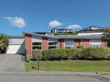 18 Kenmure Drive, Huntsbury, Christchurch