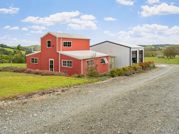40 Ross Road, Topuni