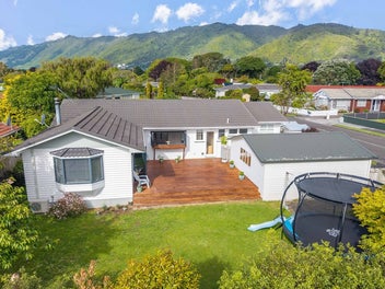2 Matipo Street, Waikanae
