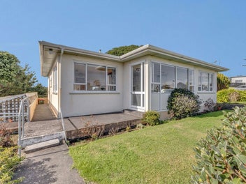 27 South Road, Moturoa, New Plymouth