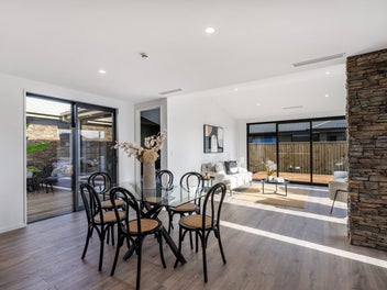 6 Flight Close, Rolleston