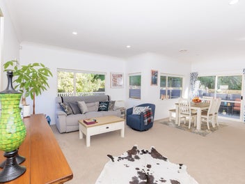 6 Chippenham Grove, Churton Park, Wellington