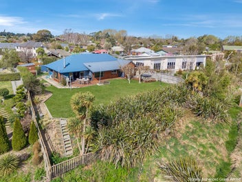 21 Collins Drive, Waikuku Beach, Waikuku Beach