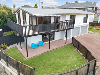 203 Hibiscus Coast Hwy, Red Beach, Whangaparāoa