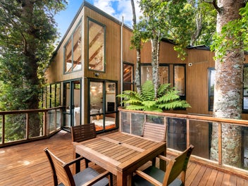 31 York Road, Titirangi, Auckland