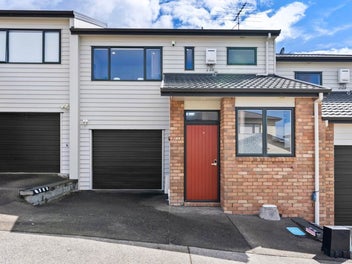 48/22 Northcross Drive, Oteha, Auckland