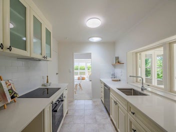 2/89 Diana Drive, Glenfield, Auckland