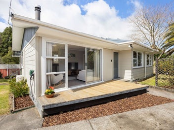 30 Deanwell Avenue, Deanwell, Hamilton